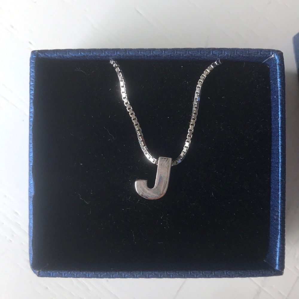 “J” pendant - Picture 2 of 6